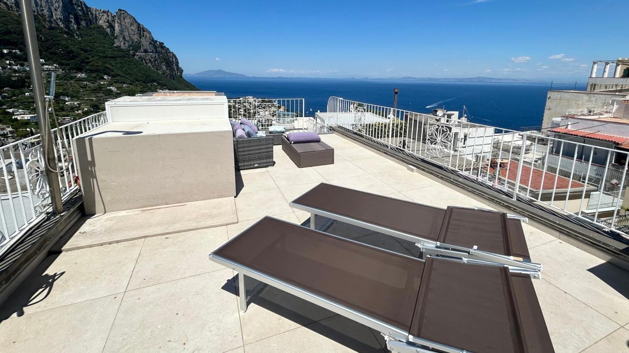 Apartment Rooftop Luxury By Caprirooms